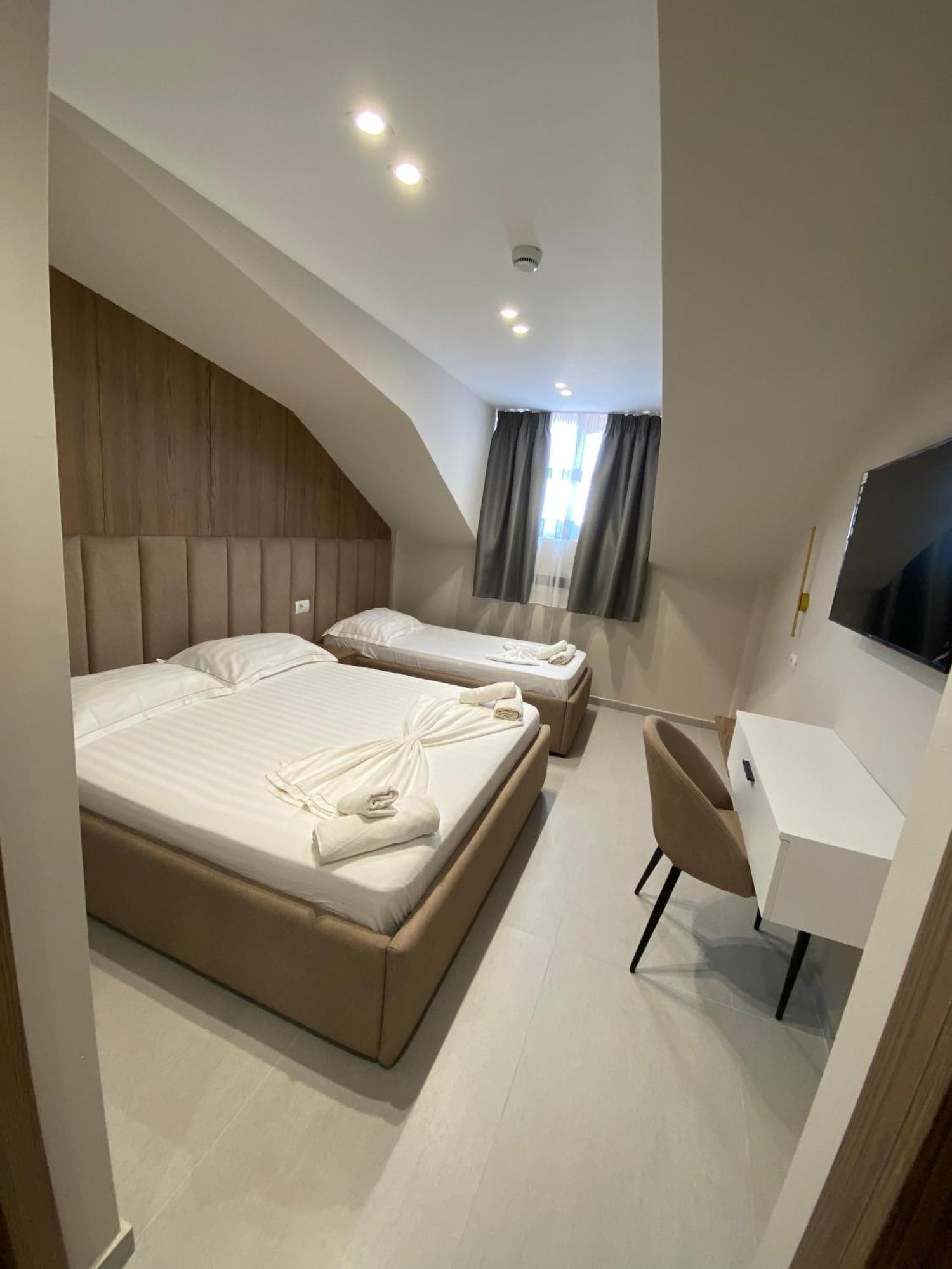 Velmar Hotel