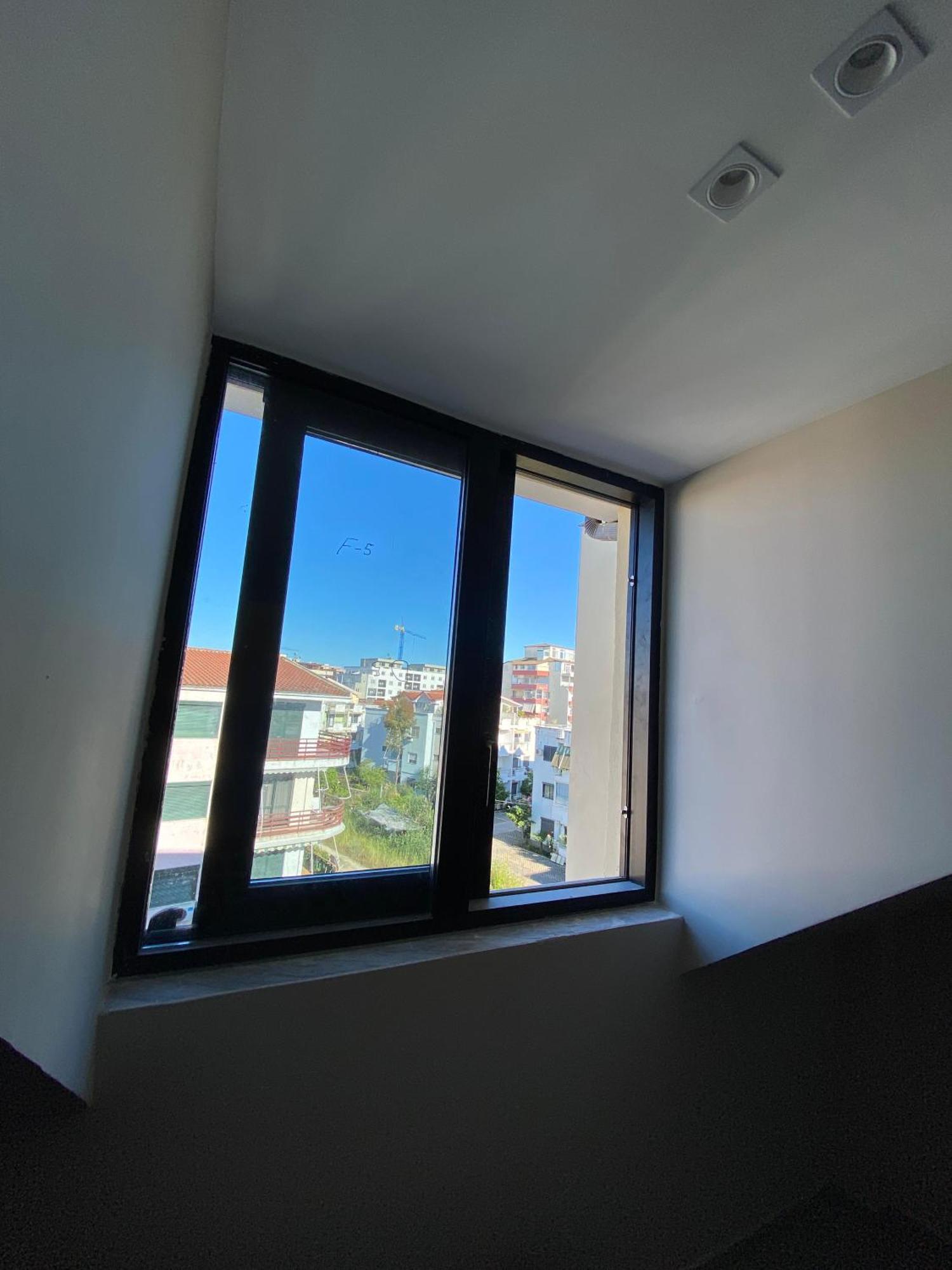 Velmar Hotel Golem (Tirana)