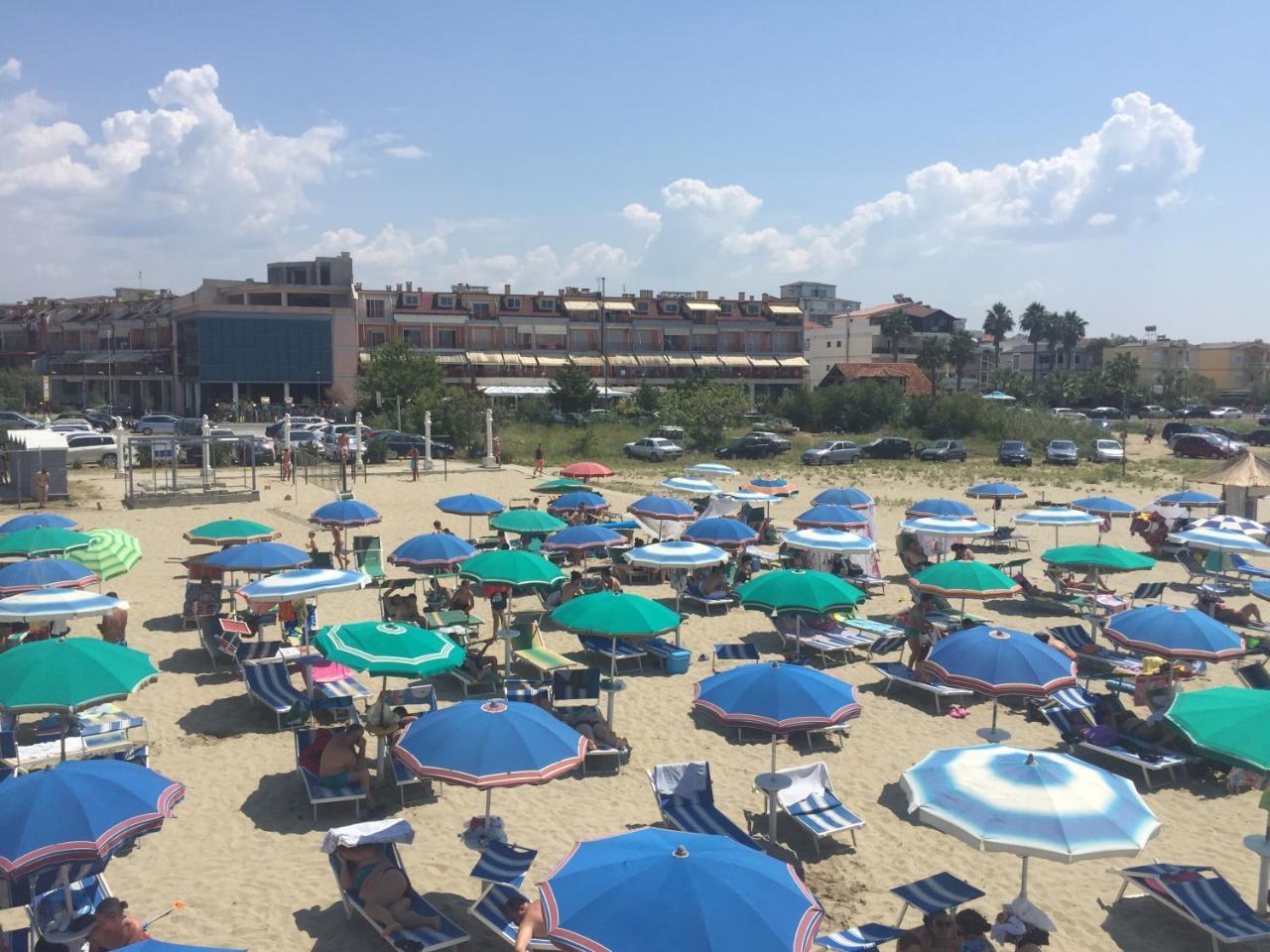Hotel Velmar Golem (Tirana)
